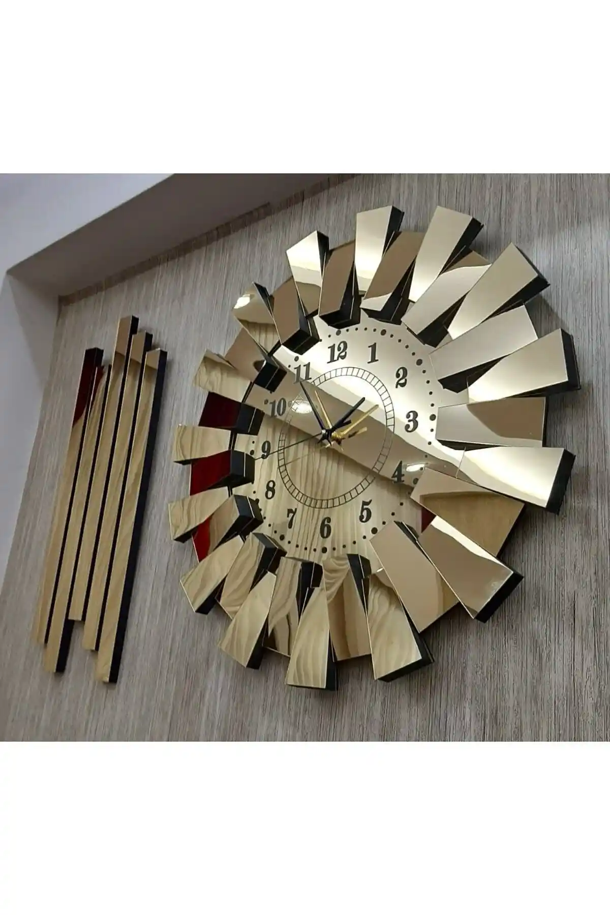 Altın Piyano Aynalı Duvar Saati: Şıklık ve Zarafetin Modern Dekorasyon Parçası