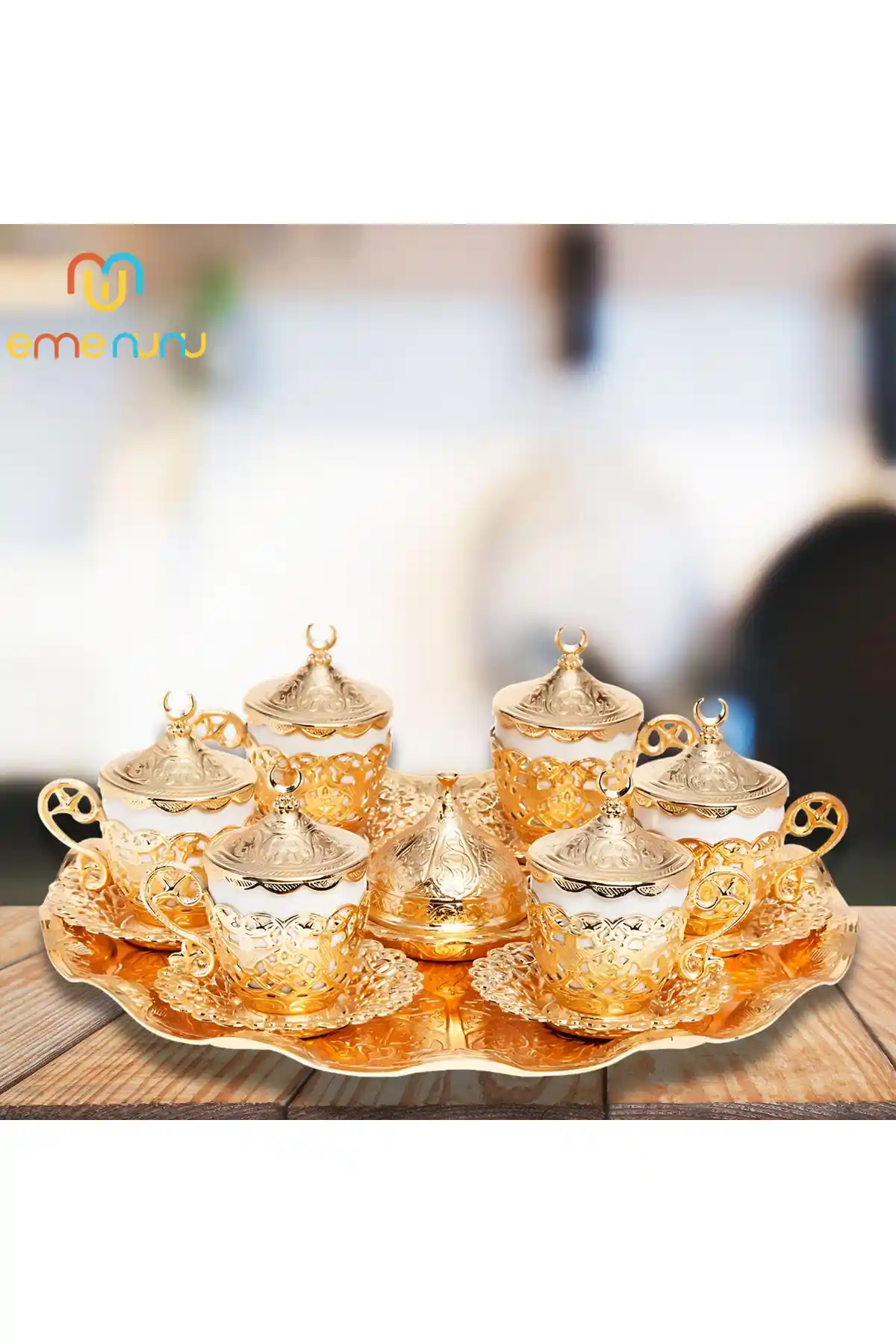 Altın Rengi Fincan Takımıyla Dekorasyonunuza Zarafet Katın