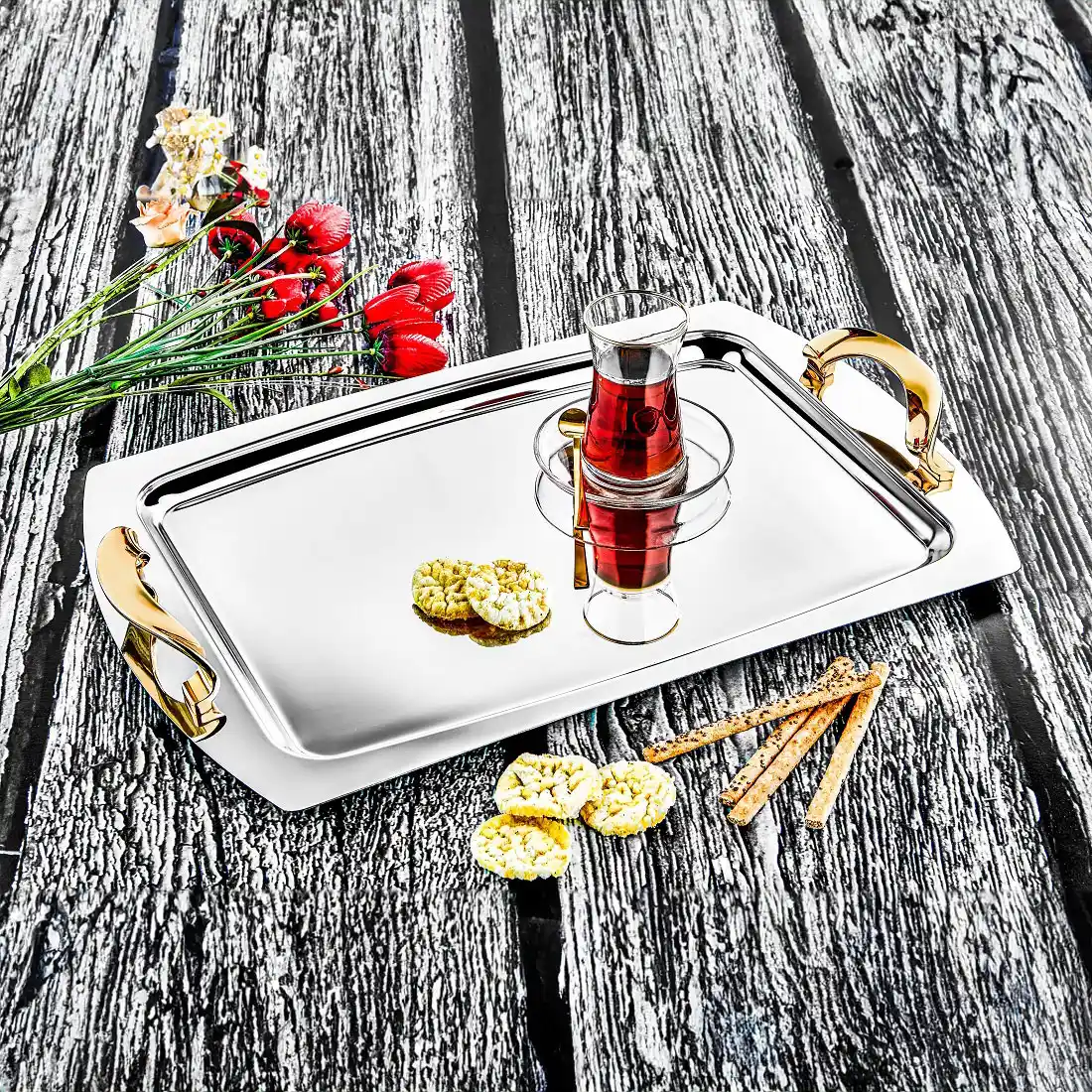 Altın Renkli Çay Tepsileri ile Dekorasyonunuza Zarafet Katın ve Şıklık Yaratın