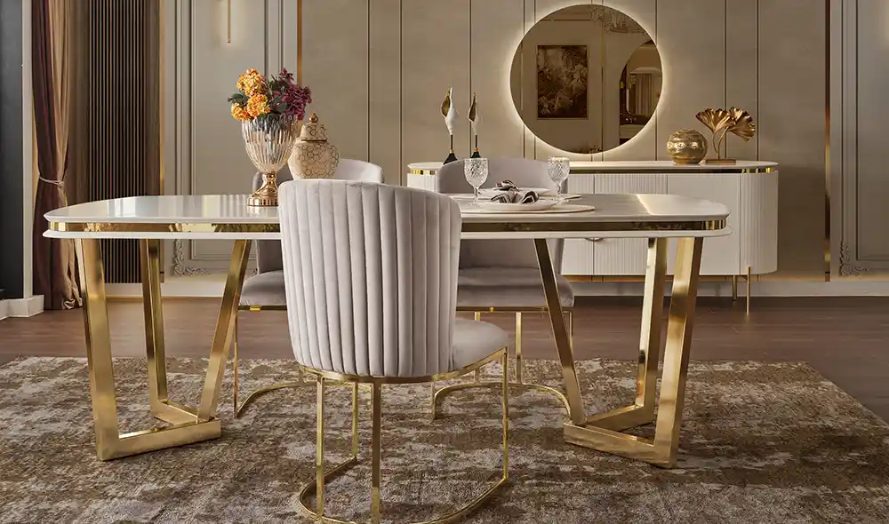 Altın Renkli Yemek Masası Takımı ile Dekorasyonunuza Zarif Bir Dokunuş Katın