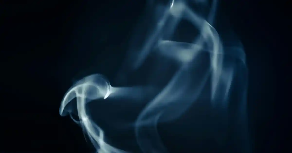 Altın Tabak Dekorasyonu: Şıklık ve Zarafetin Modern İç Mekanlara Yansıması