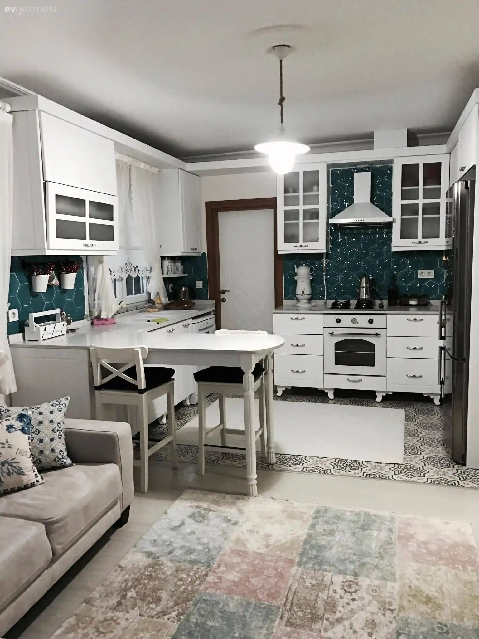 Amerikan Mutfak Dekorasyonu: Modern ve Şık Bir Yaşam Alanı Yaratmanın Temel İlkeleri