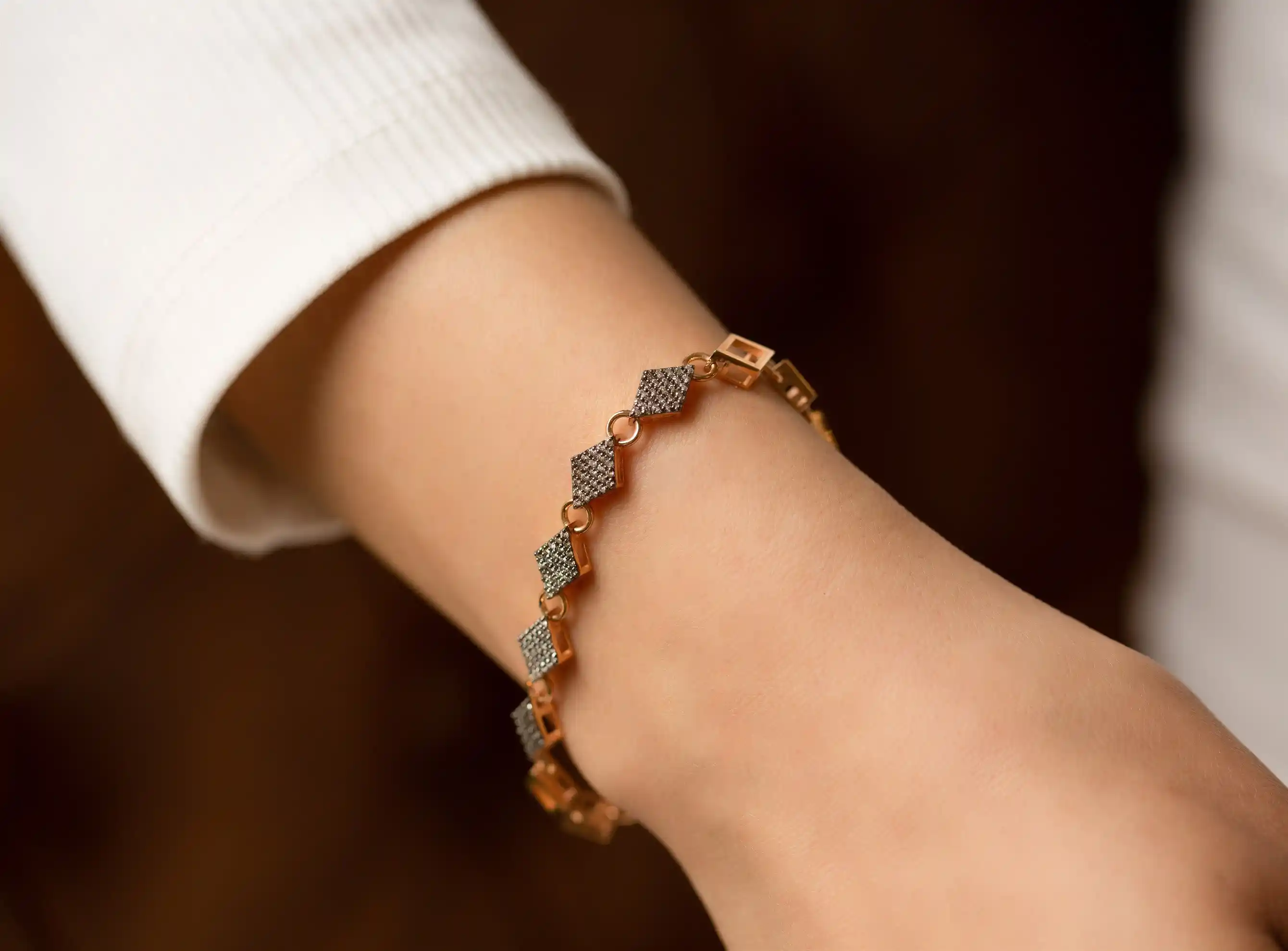 Anka Bileklikleri ile Dekorasyonda Şıklık ve Anlam Yaratma Rehberi