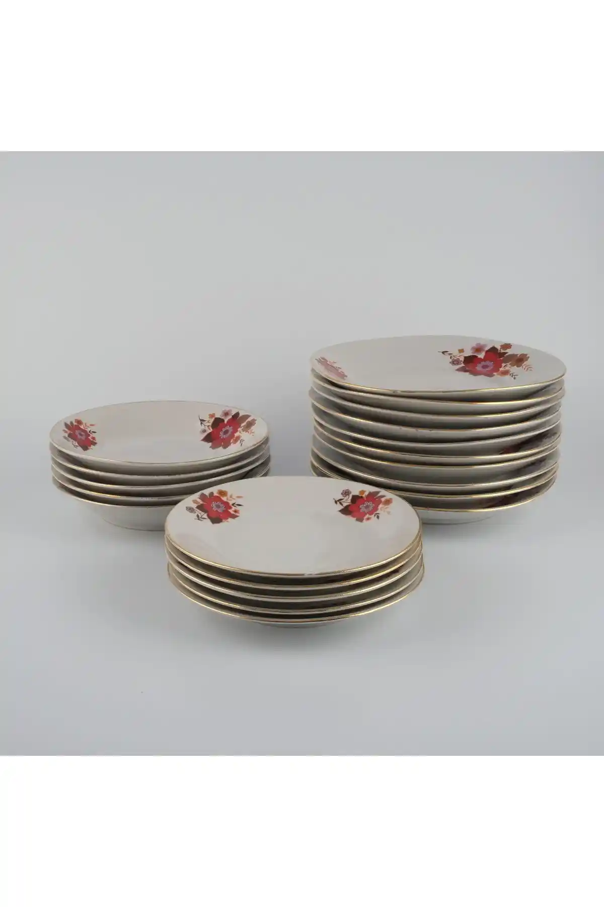 Antika Porselen Yemek Takımlarıyla Evinize Şıklık ve Tarih Katın