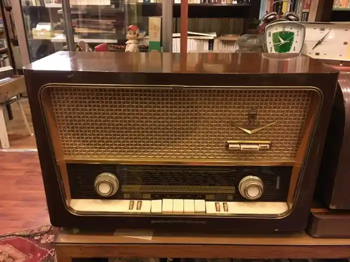 Antika Radyo Dekorasyonda Nostaljik ve Şık Bir Atmosfer Yaratma Rehberi