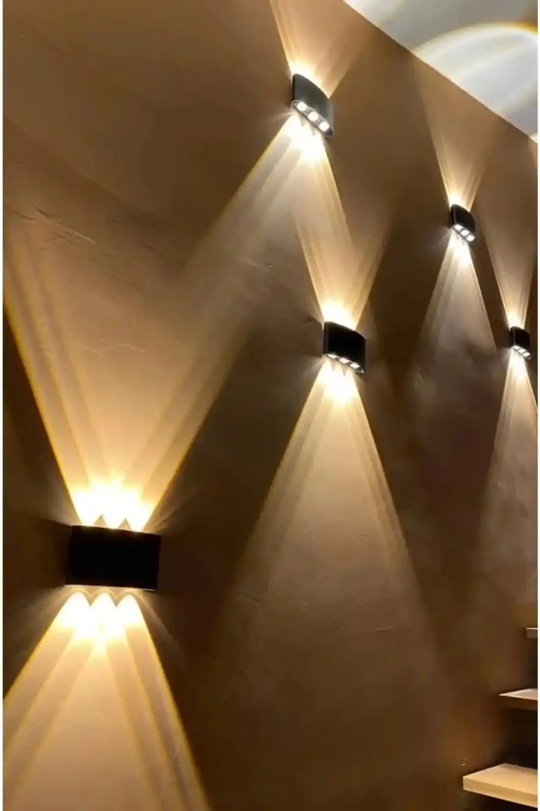 Aplik Ay<dı>nlatma ile Dekorasyonda Işığın Gücünü Kullanmanın Yolları ve Trendleri