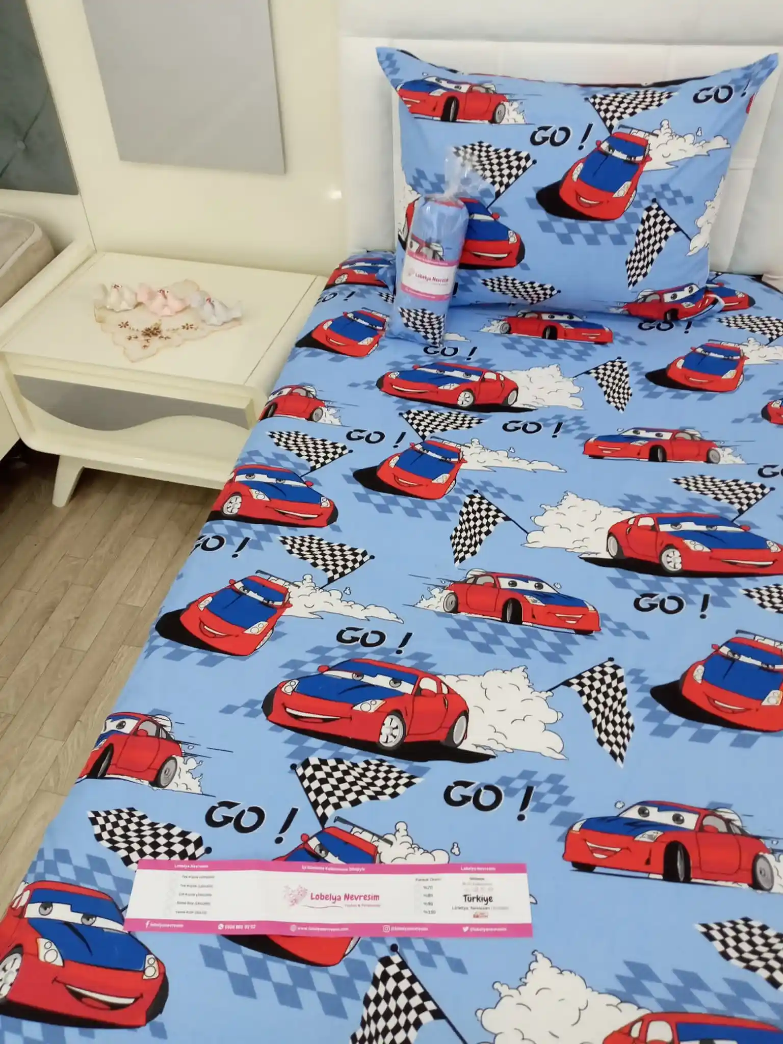 Arabalar Temalı Nevresim Takımı ile Yatak Odalarınıza Modern ve Dinamik Bir Dokunuş