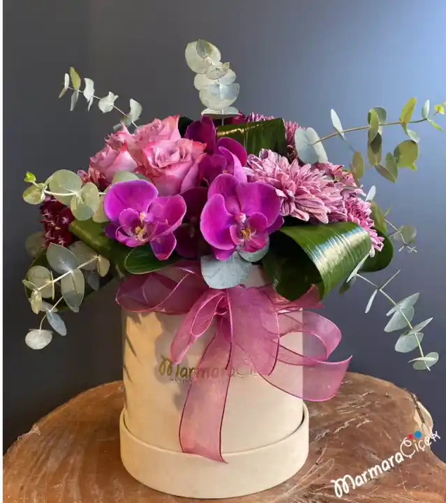 Asil Çiçekler ile Dekorasyonda Zarafet ve Doğallık Yaratmanın Yolları