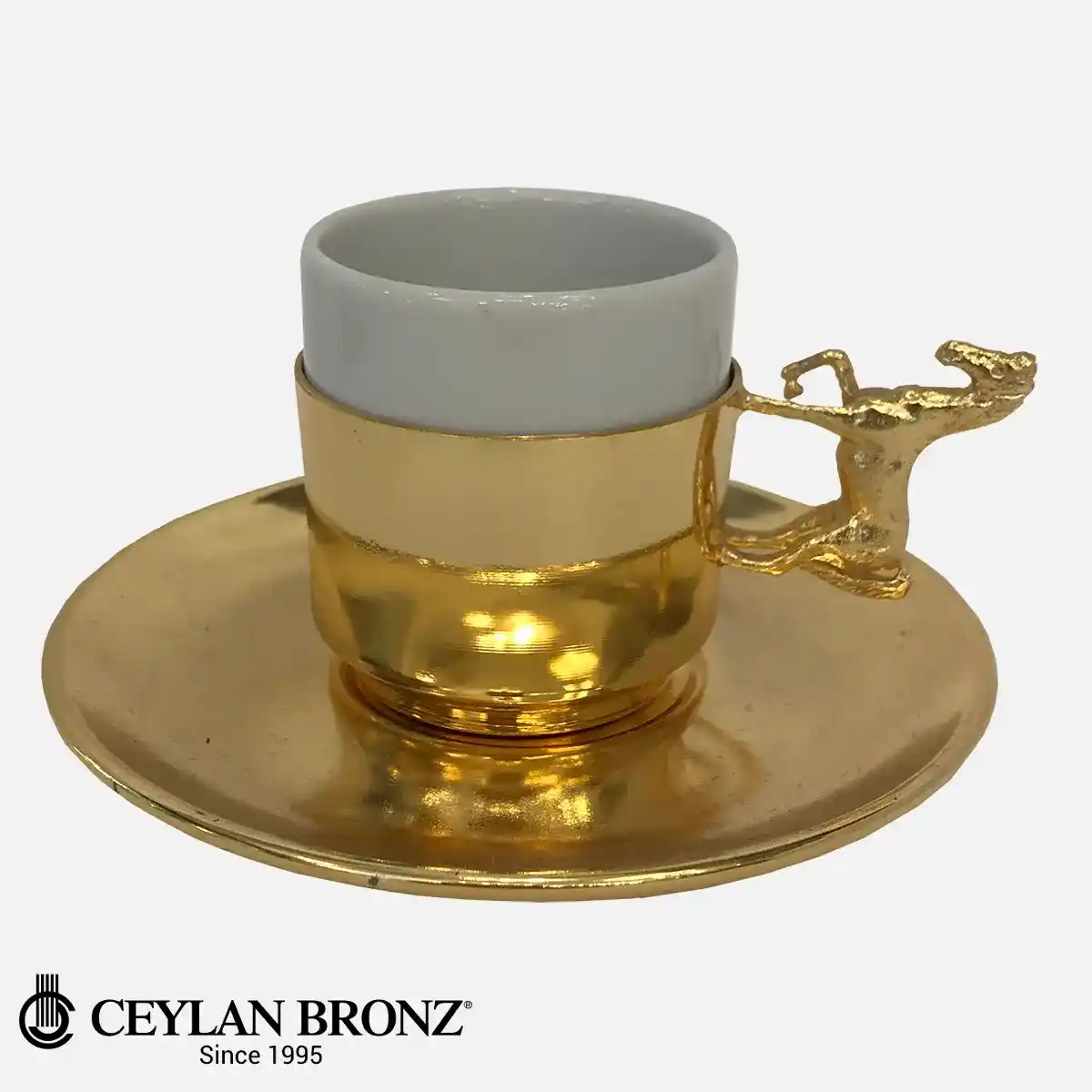 Atlı fincan dekorasyonu: Evlerinize nostaljik ve şık bir atmosfer katma yolları