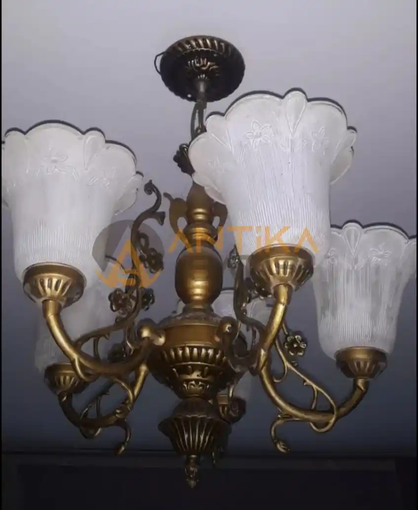 Avize Takımı Seçimi ve Dekorasyonda Kullanımı: Mekanlara Estetik Katmanın Yolları