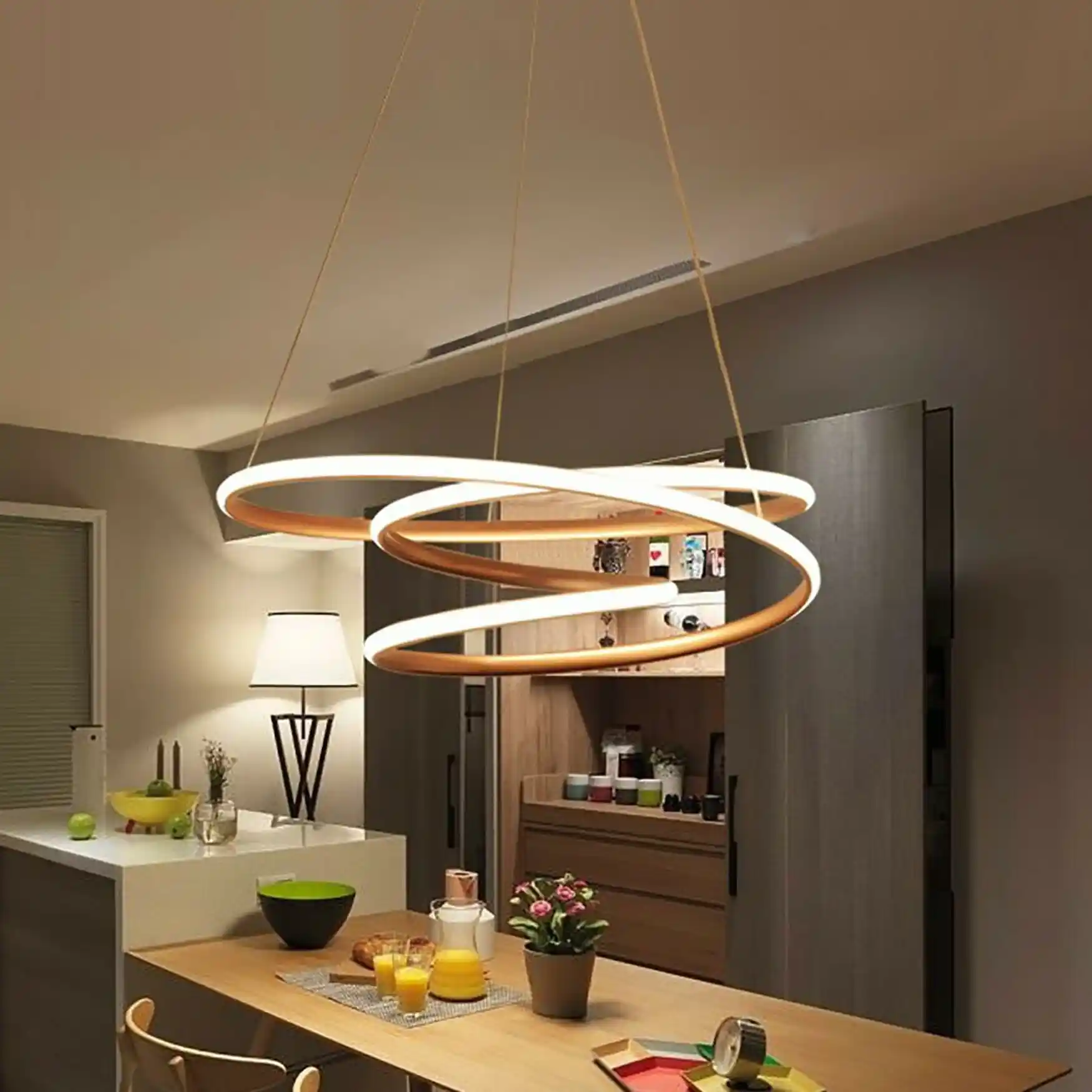 Avize ve Sarkıt Modelleri: Farklı Tarzlara Uygun Dekoratif Aydınlatma Seçenekleri