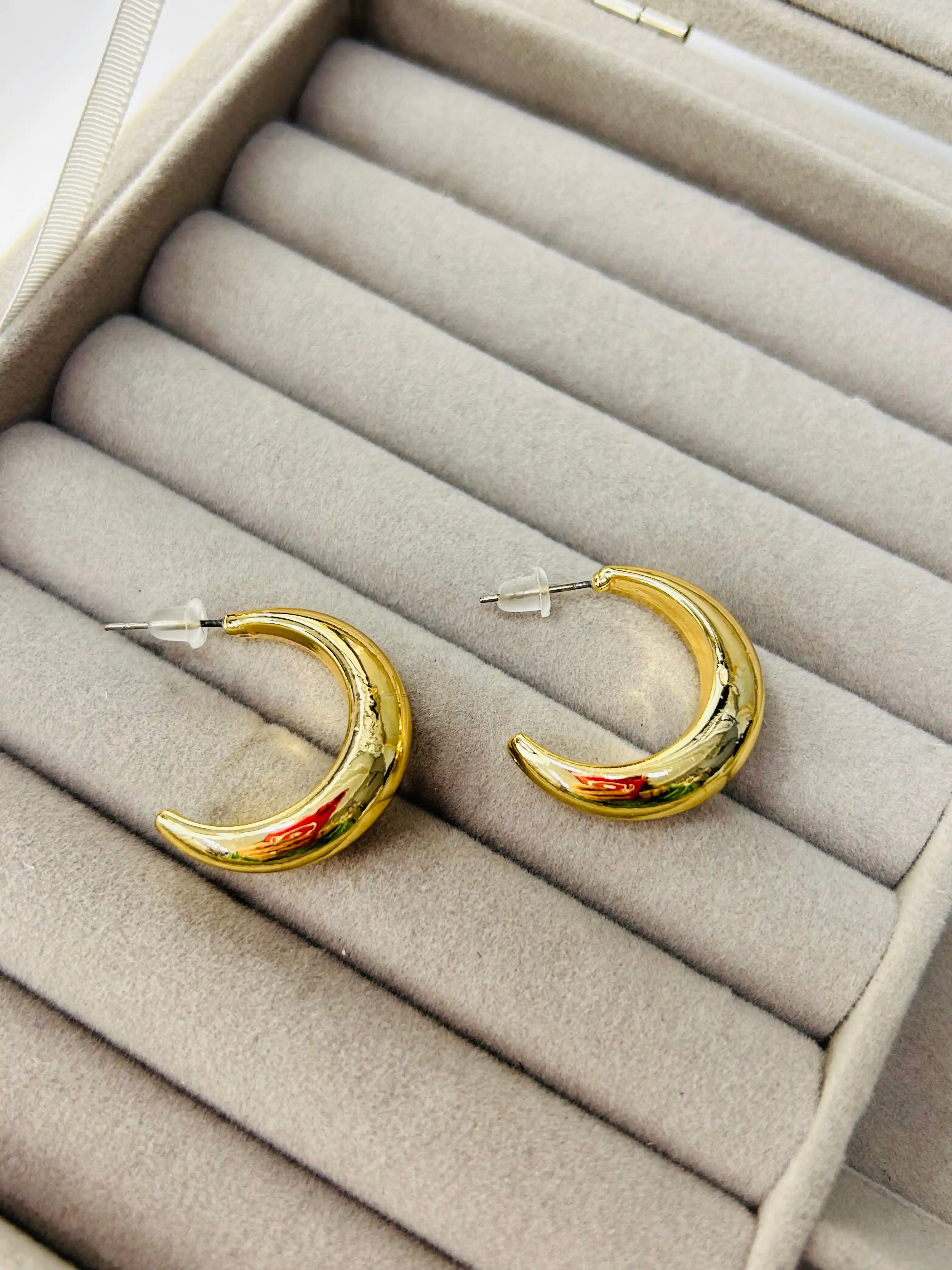 Ay Küpe ile Dekorasyonda Zarafet ve Doğallığın Buluşması Rehberi