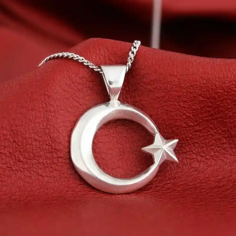 Ay Yılz Gümsü Kolye ve Dekorasyon Trendleri: Kültürel Estetik ve Şıklığın Buluşması