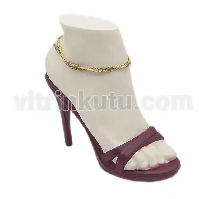 Ayak Mankenleri ile Dekorasyonda Yaratıcı ve Fonksiyonel Kullanım Rehberi