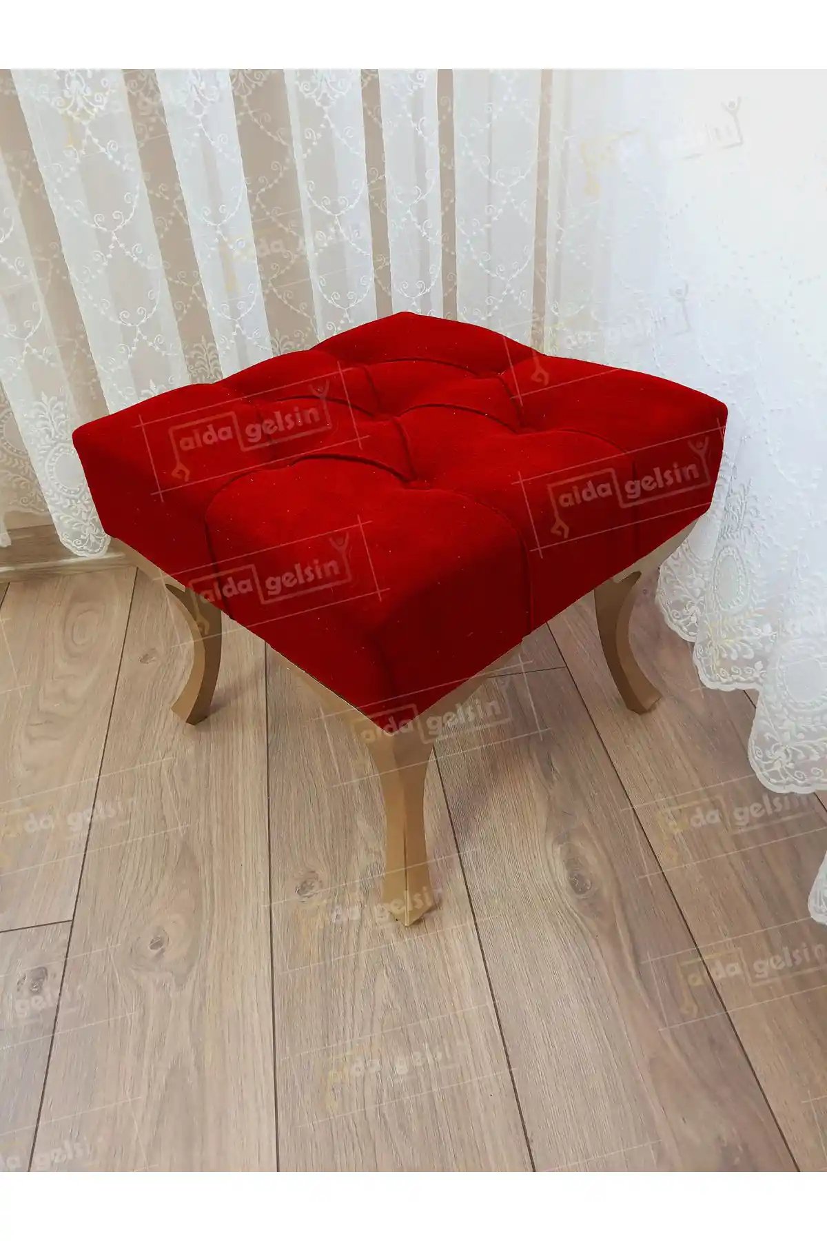 Ayak Ucu Pufu ile Dekorasyonda Şıklık ve Konforu Bir Arada Yakalayın