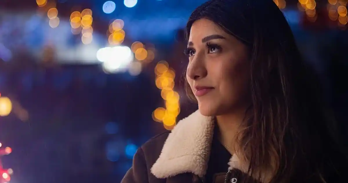 Ayaklı Abajur ile Dekorasyonda Şıklık ve Fonksiyonellik Sağlayan Tasarımlar