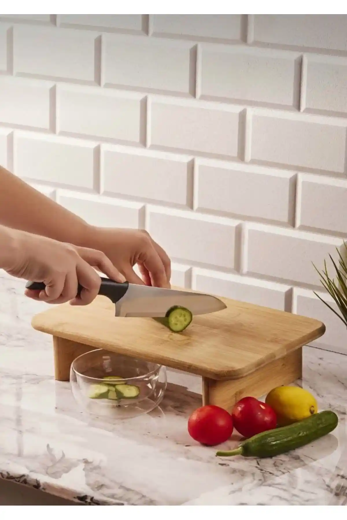 Ayaklı Ekmek Tahtası ile Dekorasyonunuzu Modern ve Şık Hale Getirin