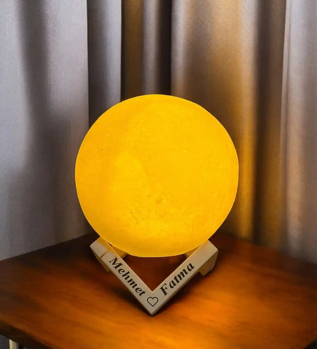 Ayaklı Gece Lambası Seçenekleri ile Dekorasyonunuza Şıklık Katın