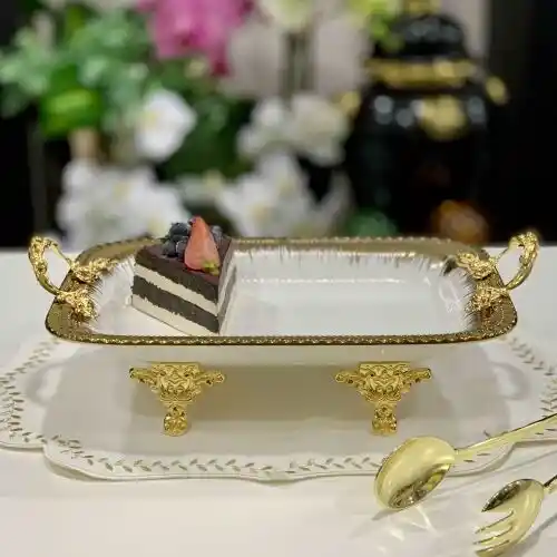 Ayaklı Gold Sunumluklar ile Dekorasyonda Zarafet ve Fonksiyonellik Nasıl Sağlanır