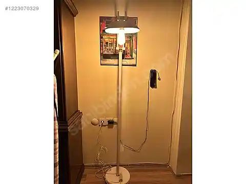 Ayaklı Işık ile Dekorasyonda Modern ve Şık Dokunuşlar Yaratın