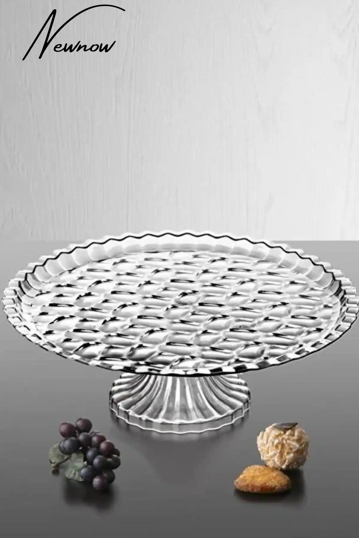 Ayaklı Pasta Standları ile Dekorasyonda Şıklık ve Fonksiyonellik Artışı