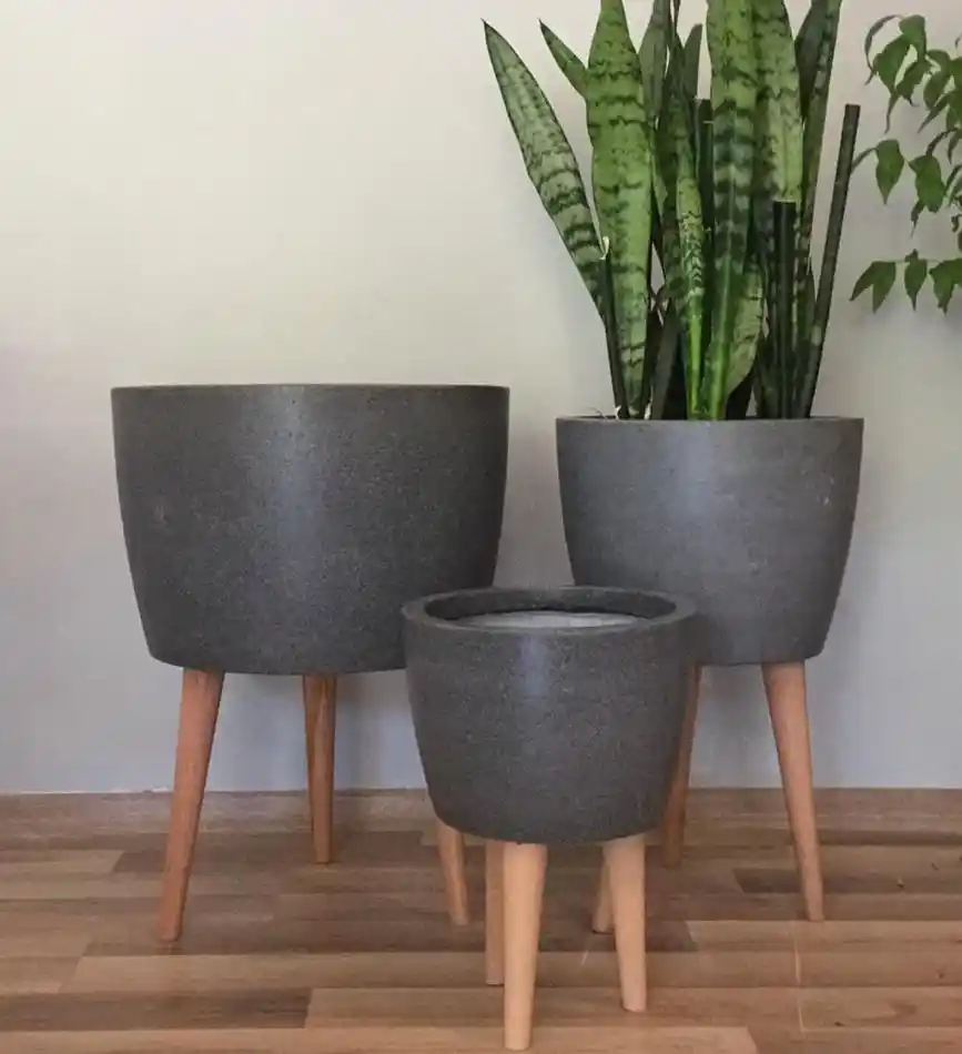 Ayaklı Saksılar ile Mekanlara Estetik ve Fonksiyonellik Katmanın Yolları