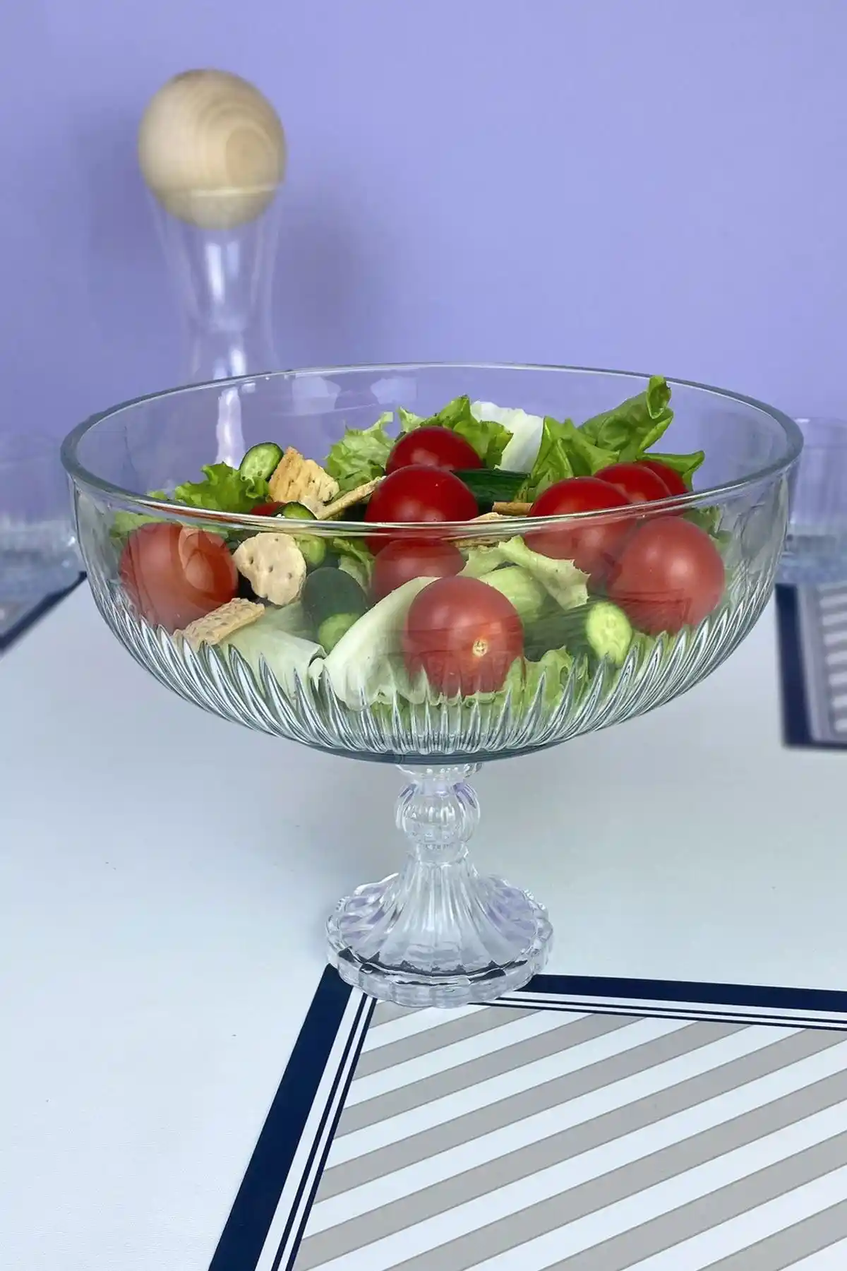 Ayaklı Salata Kasesi ile Sofralarınıza Şıklık Katmanın Modern Yolları