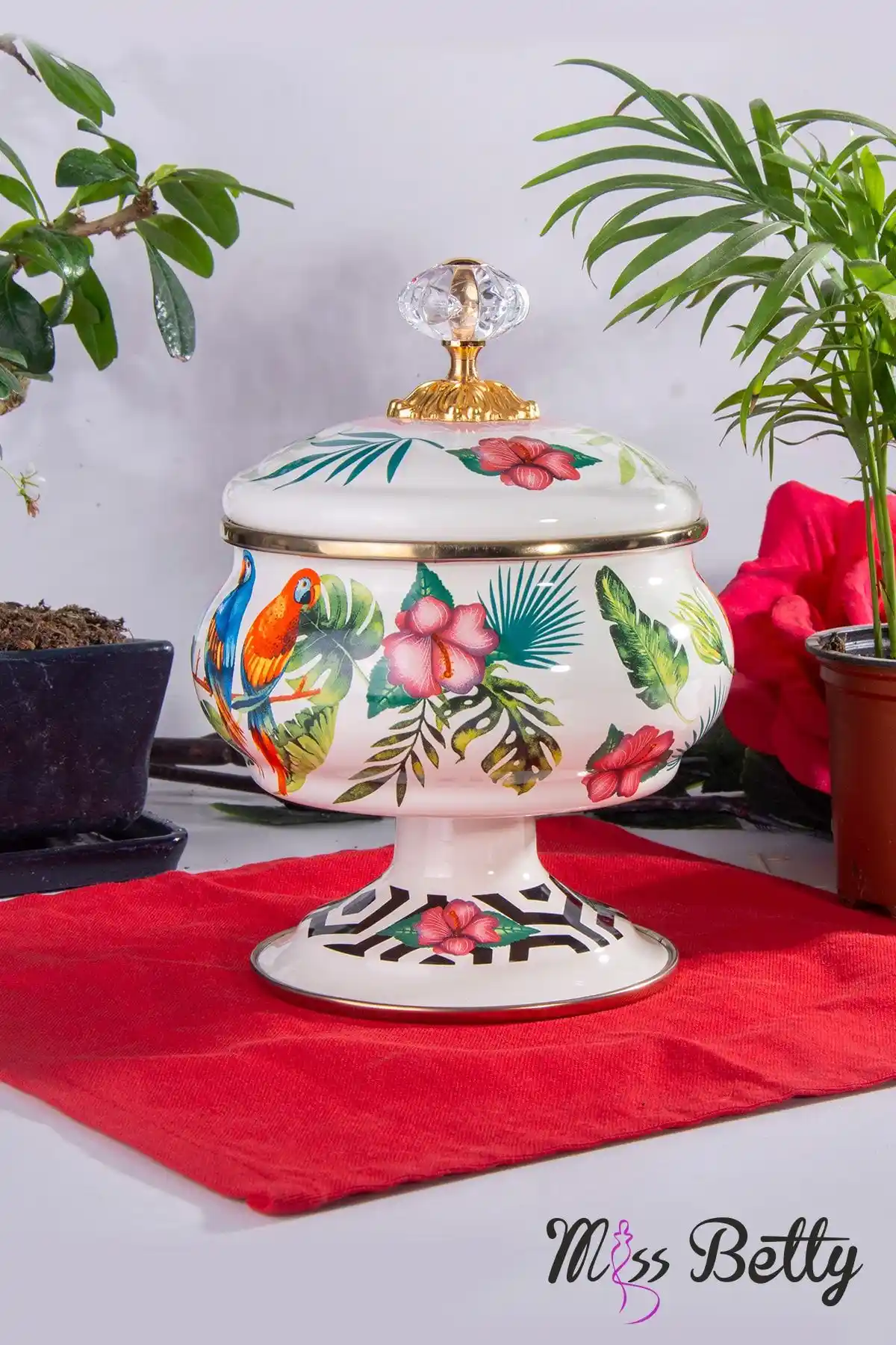 Ayaklı Şekerlik Modelleri ve Dekorasyonda Zarafet Sağlayan Kullanım İpuçları