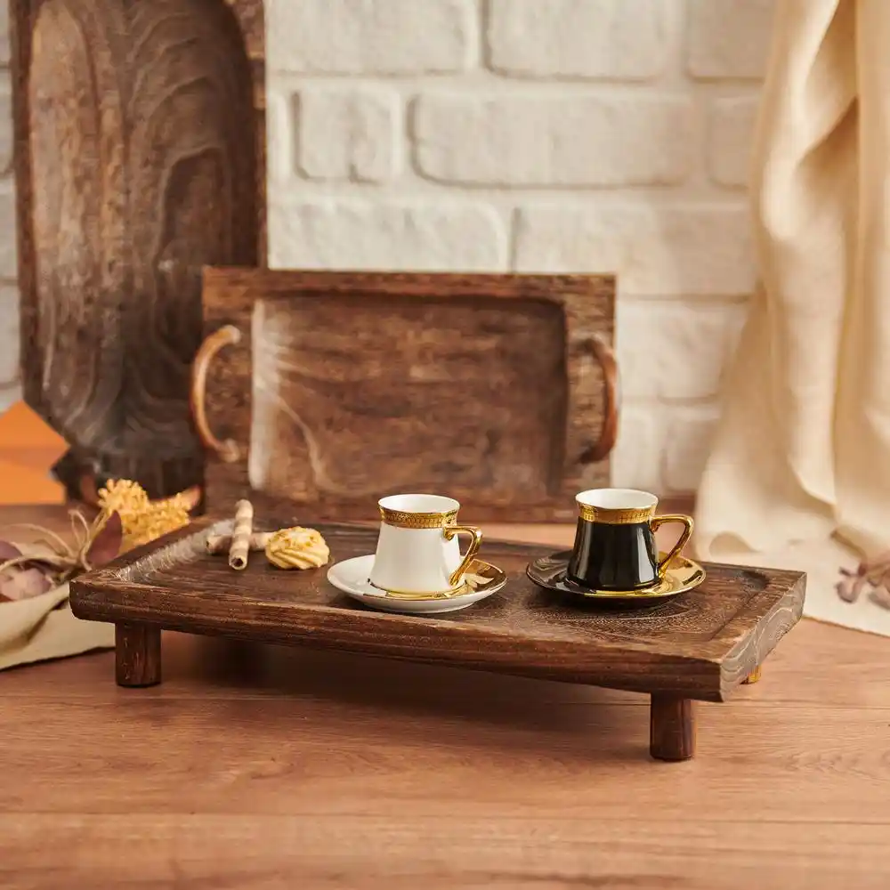 Ayaklı Sunum Tepsisi: Dekorasyonda İşlevsellik ve Estetiğin Birleşimi