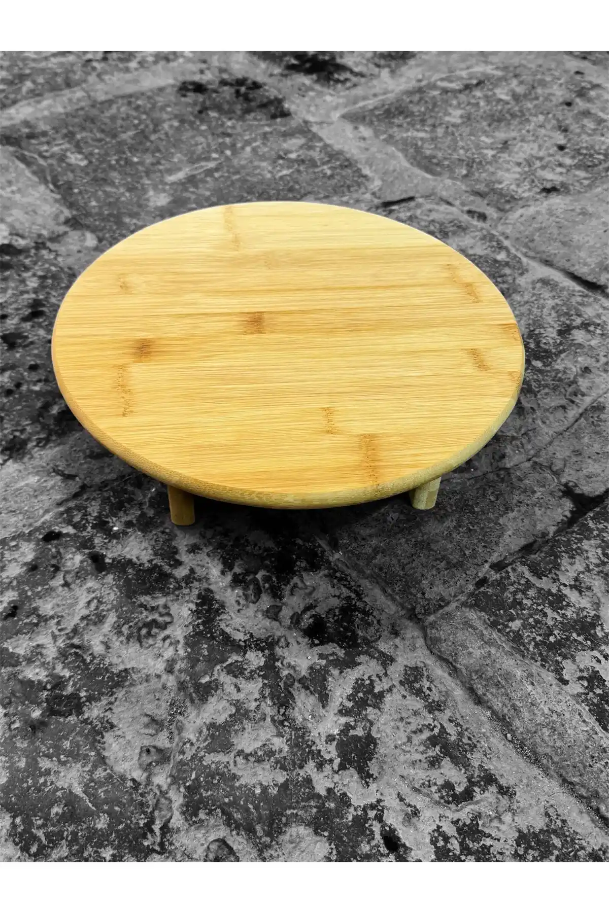 Ayaklı Tahta Sunumluklar ile Dekorasyonunuza Şıklık Katın ve İşlevselliği Artırın