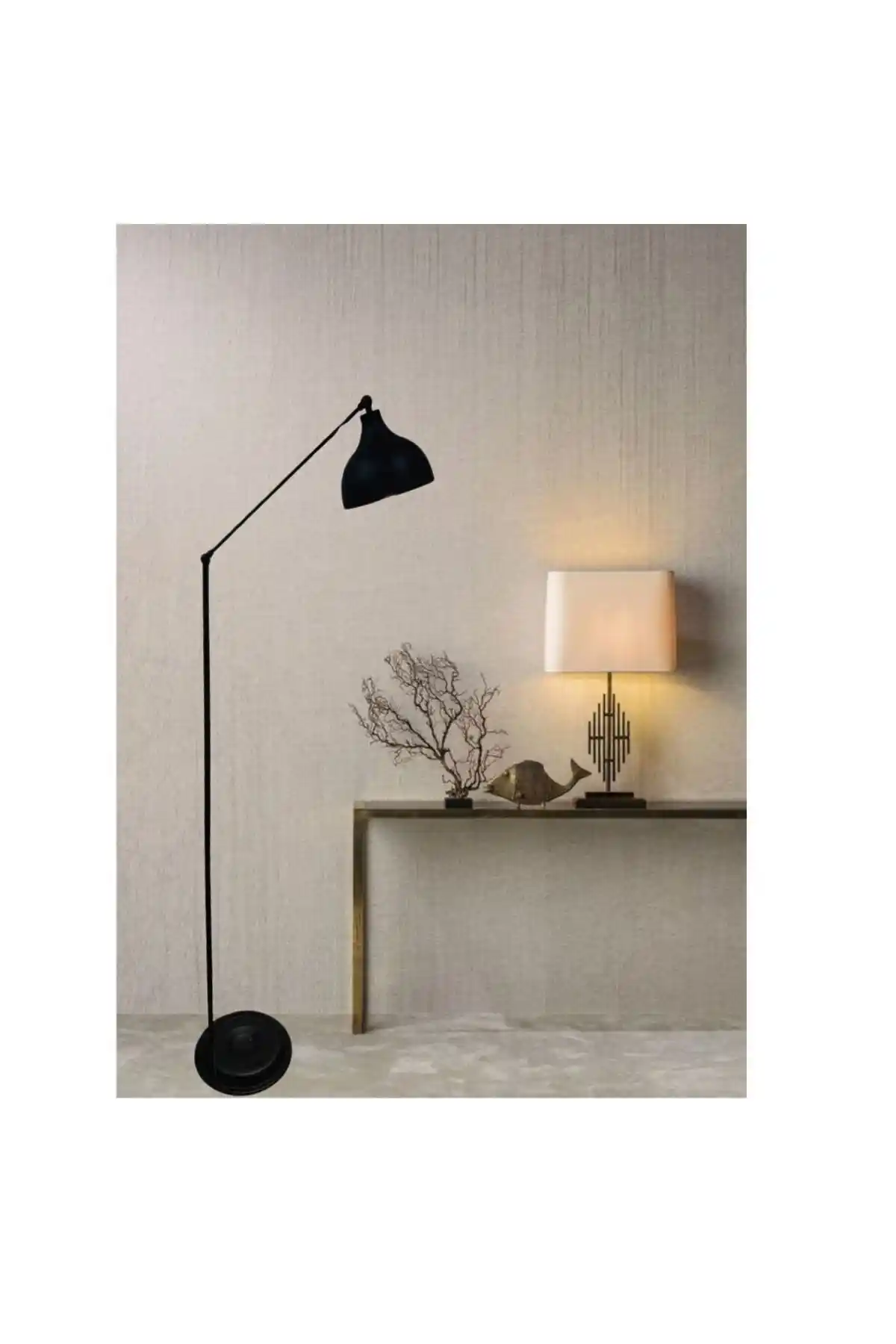 Ayarlanabilir Lambaderler ile Modern ve Esnek Dekorasyon Çözümleri