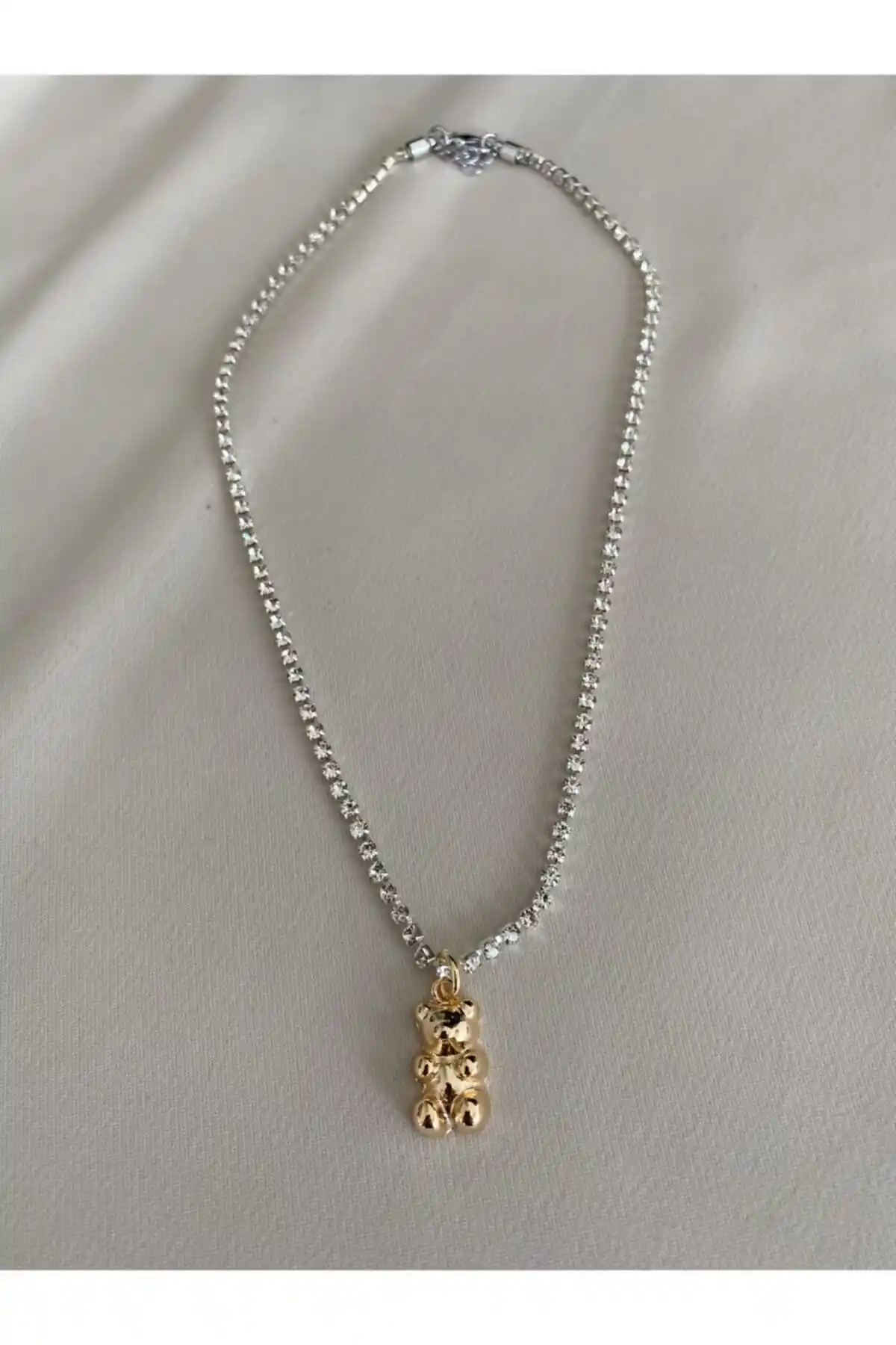 Ayıcıklı Kolye ile Dekorasyonunuza Sıcaklık ve Sevimli Bir Dokunuş Katın