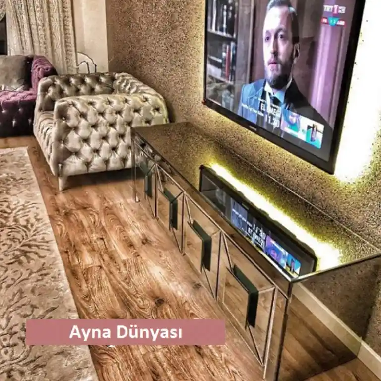Ayna ve TV Ünitesi Dekorasyonunda Estetik ve İşlevselliği Birlikte Sağlayan İpuçları