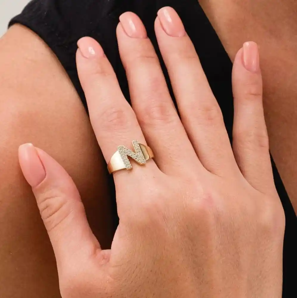 B Harfli Altın Yüzüklerle Dekorasyonunuzu Zarif ve Anlamlı Hale Getirin