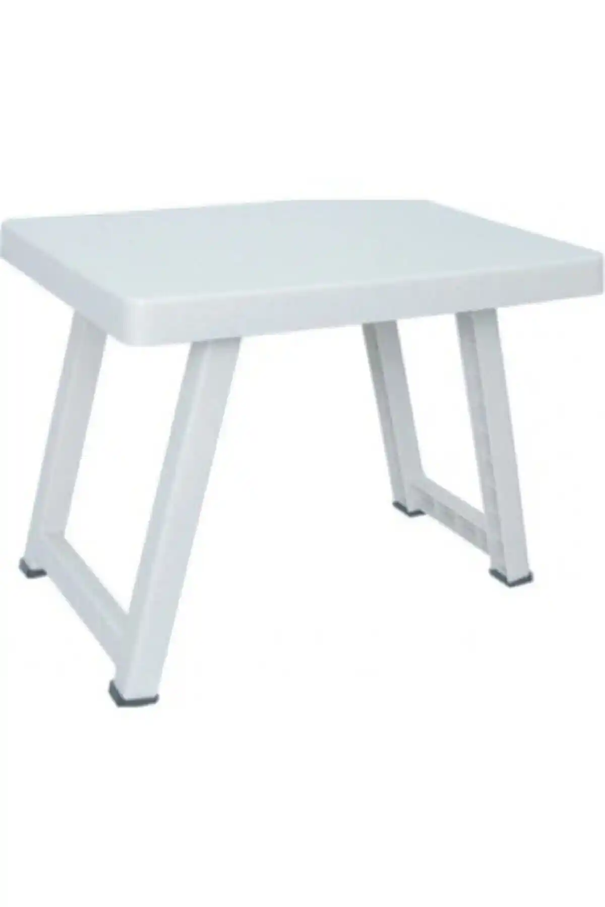 Bahçe Dekorasyonunda Plastik Masaların Avantajları ve Dekorasyon İpuçları