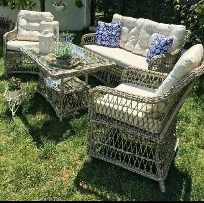 Bahçe ve Balkon Mobilyası Seçimi: Estetik ve Fonksiyonellik İçin Uygun Tercihler