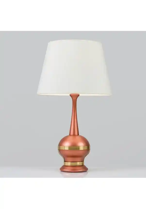 Bakır Abajurlar ile Dekorasyonunuza Sıcaklık ve Şıklık Katmanın Yolları