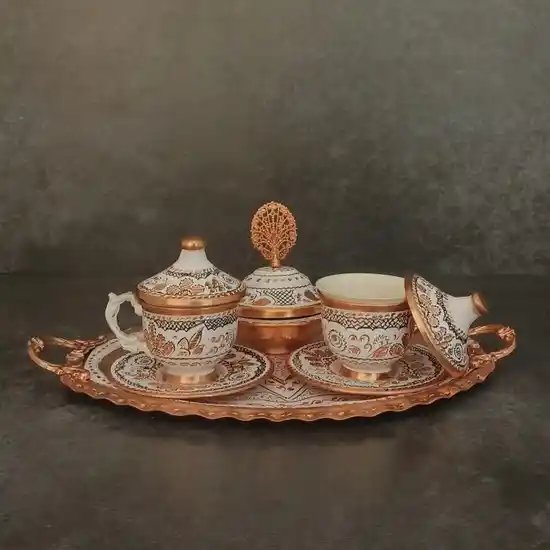Bakır Fincan Takımıyla Dekorasyonda Zarif ve Çok Yönlü Kullanım İpuçları