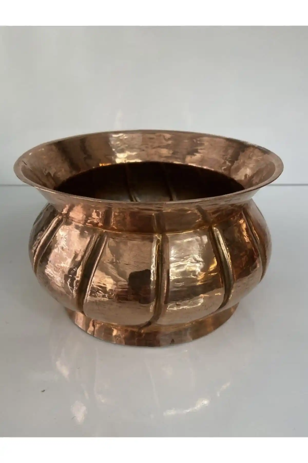 Bakır Saksılar ile Dekorasyonun Şıklığını Artıran Modern ve Rustik Fikirler