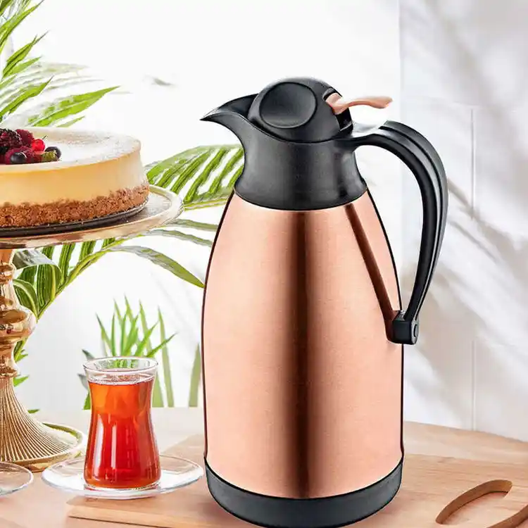 Bakır Termoslar Dekorasyonda Şıklık ve Sağlık Faydalarıyla Öne Çıkıyor