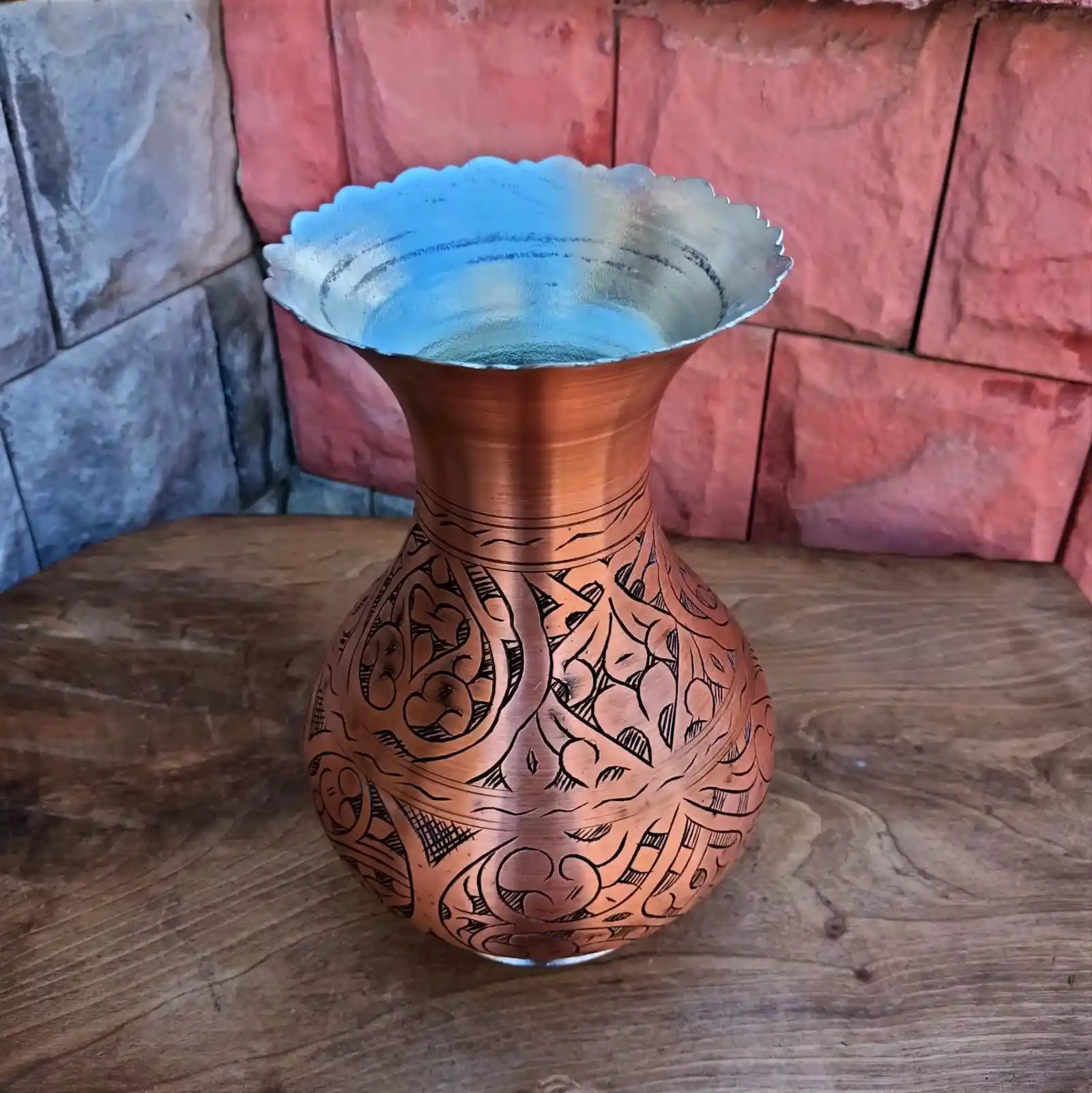 Bakır Vazo Dekorasyonunda Zarafetin Simgesi İç Mekanlara Şıklık Katmanın Yolları