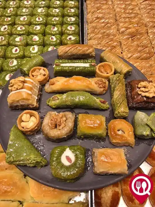 Baklava Tabağı ile Dekorasyonda Geleneksel Estetik ve Modern Tasarımlar