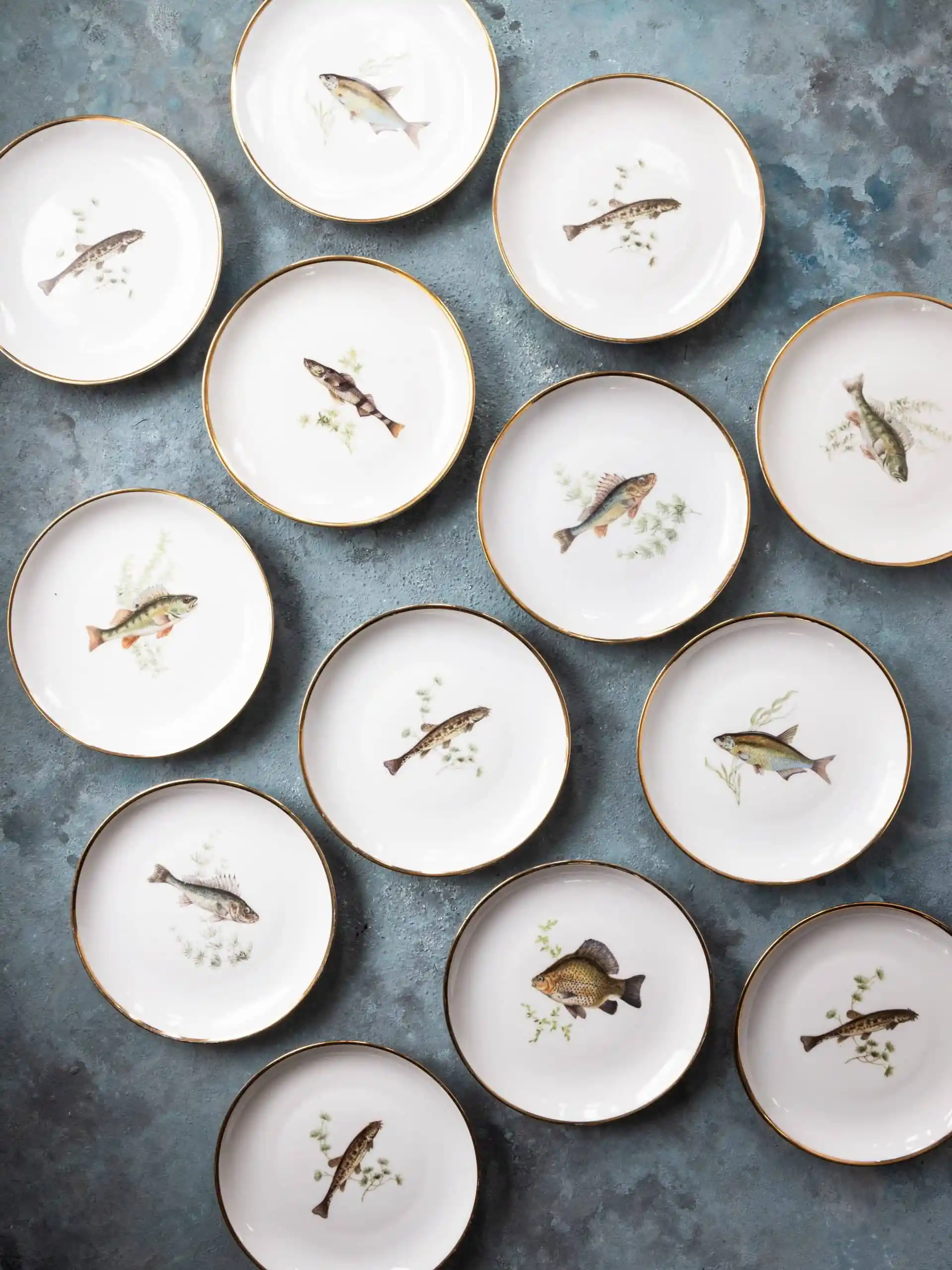 Balık Desenli Tabaklar ile Ev Dekorasyonuna Deniz Esintisi Katmanın Yolları