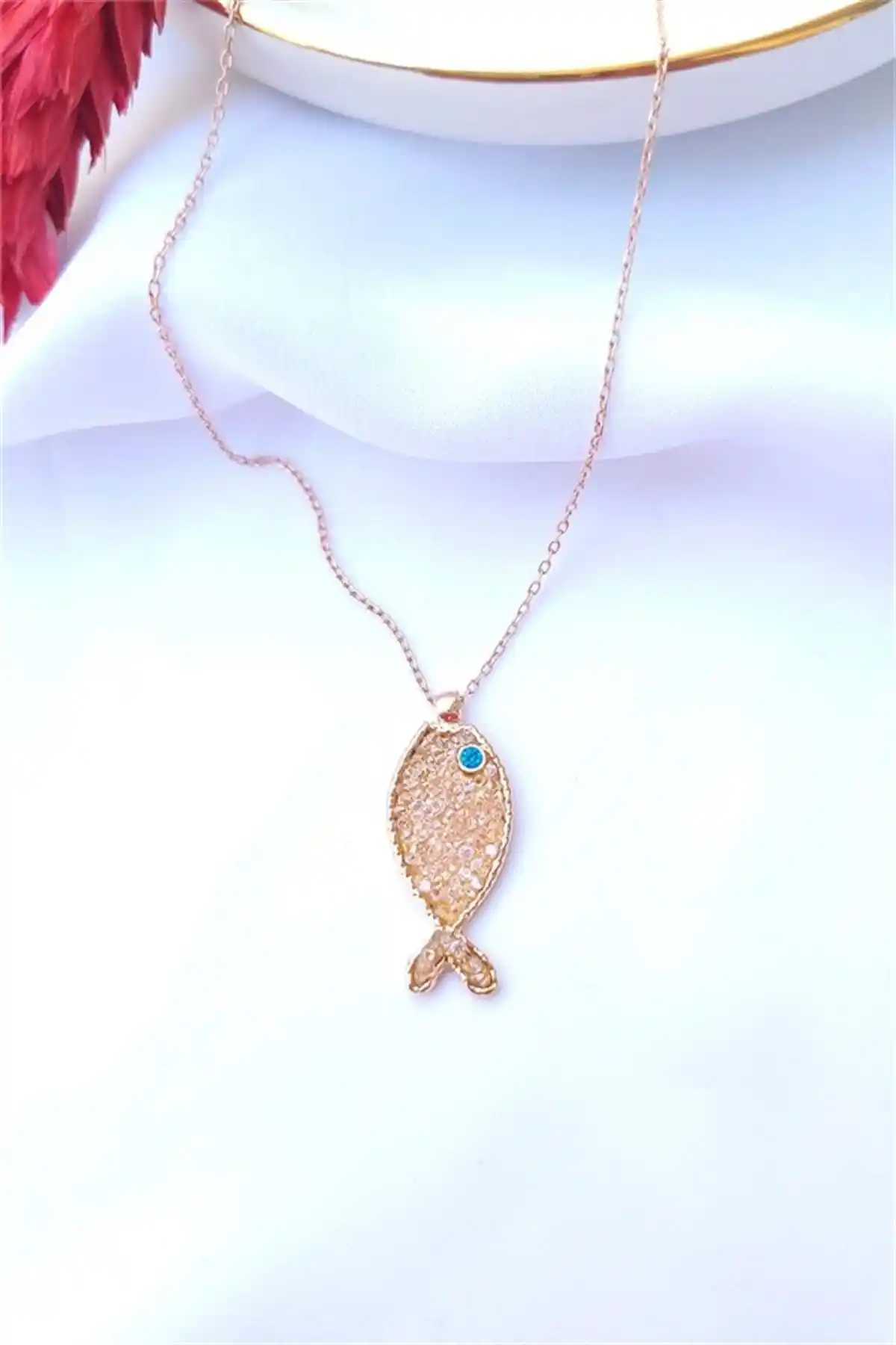 Balık Kolyesi ile Deniz Temalı Dekorasyon ve Şık Mekanlar Yaratma Rehberi