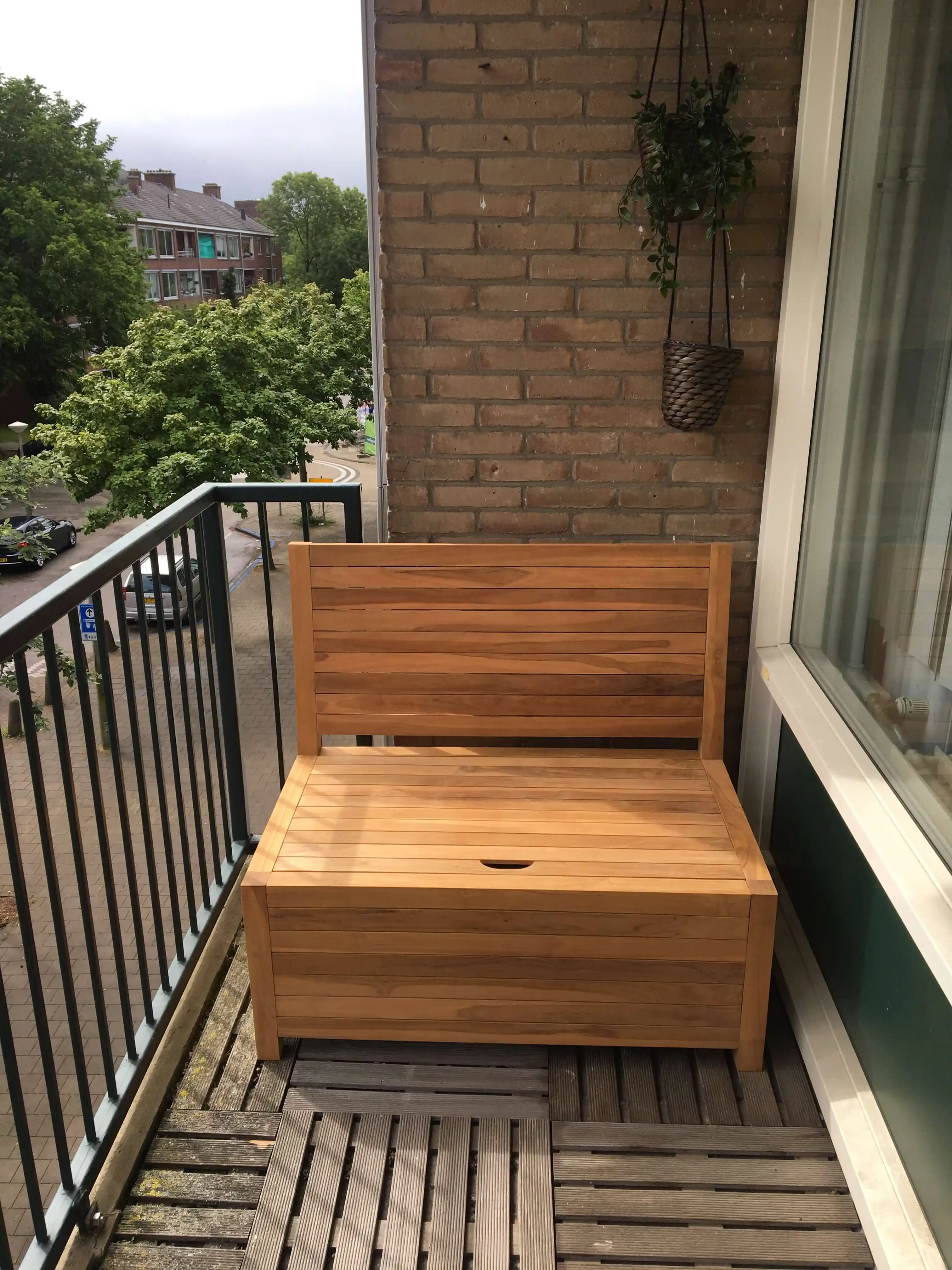 Balkon Dekorasyonunda Estetik ve Fonksiyonellik İçin En İyi Balkon Bankası Seçenekleri