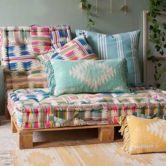 Balkon Minderleri ile Şık ve Konforlu Dış Mekân Dekorasyonu Nasıl Yapılır