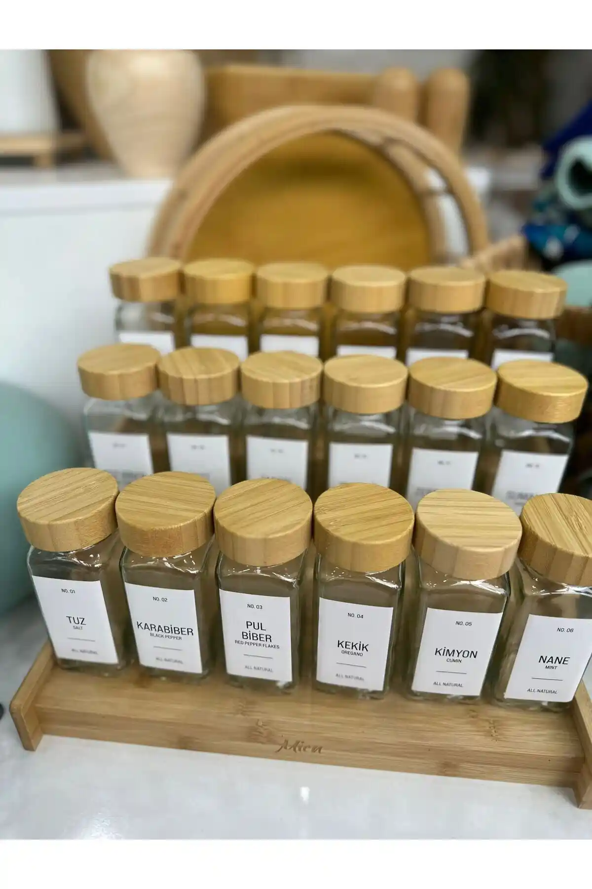 Bambu Kapaklı Baharatlık ile Doğal ve Şık Mutfak Dekorasyonu Çözümleri