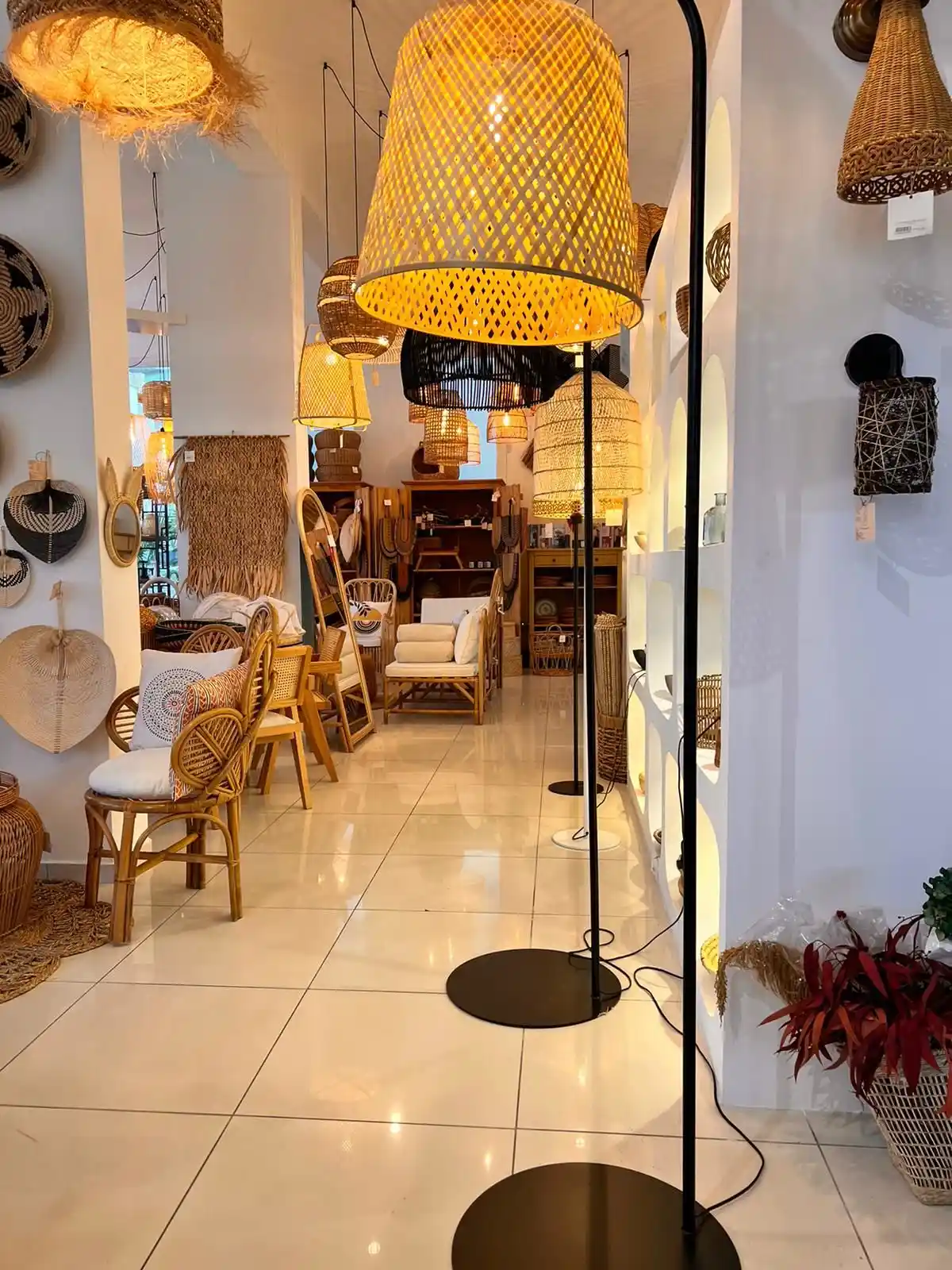 Bambu Lambader ile Doğal ve Şık Dekorasyon Unsuru Olarak Mekânlarınızı Yenileyin