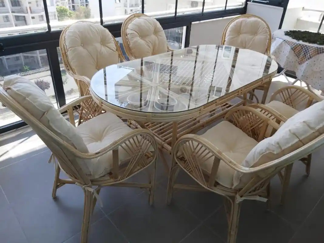 Bambu Masa Takımı ile Doğal ve Şık Dekorasyon Çözümleri Sunan Modern Tasarımlar