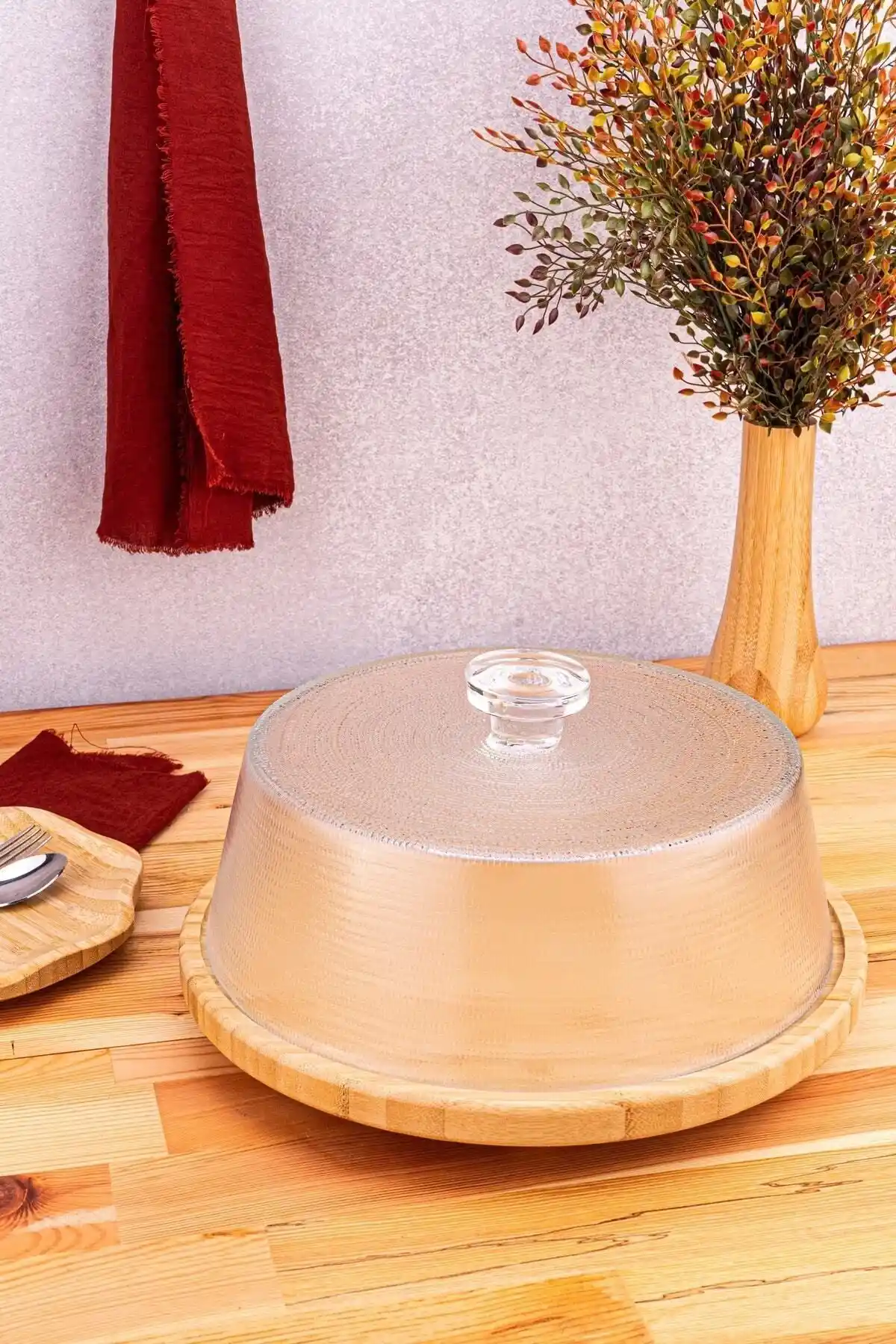 Bambum Kek Fanusu ile Mutfak Dekorasyonunda Şıklık ve İşlevsellik Sağlama